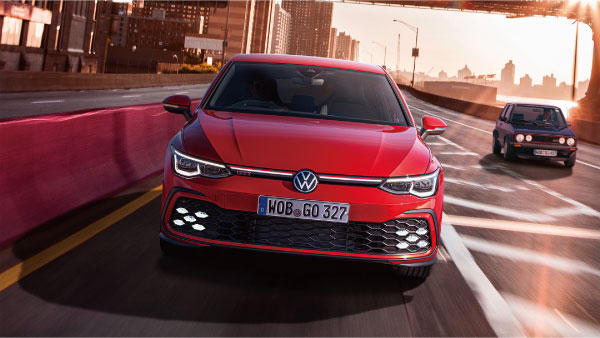 245馬力2.0ℓターボエンジン The new Golf GTI